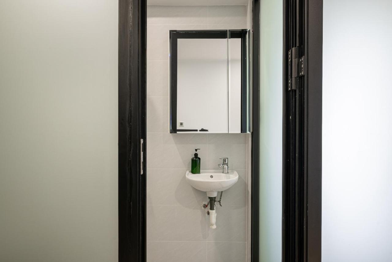 Cozrum Homes - Kena House Thành Pho Ho Chí Minh Esterno foto